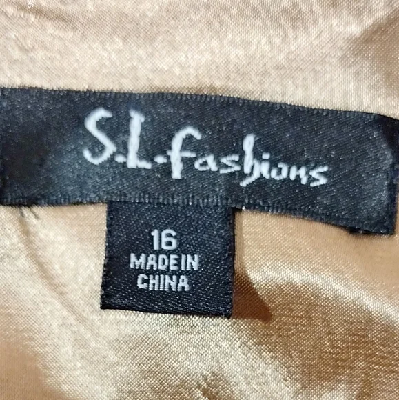 Women's Lil Black Dress - Picture 6 of 7